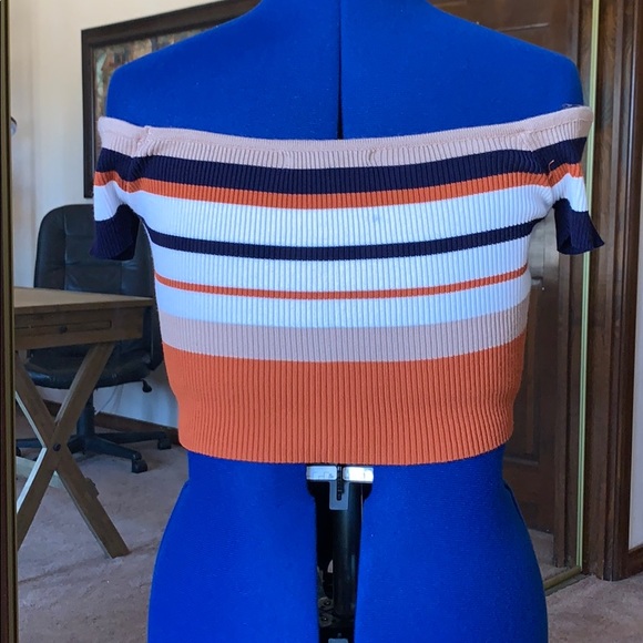 A’gaci | Crop Top - Picture 4 of 7